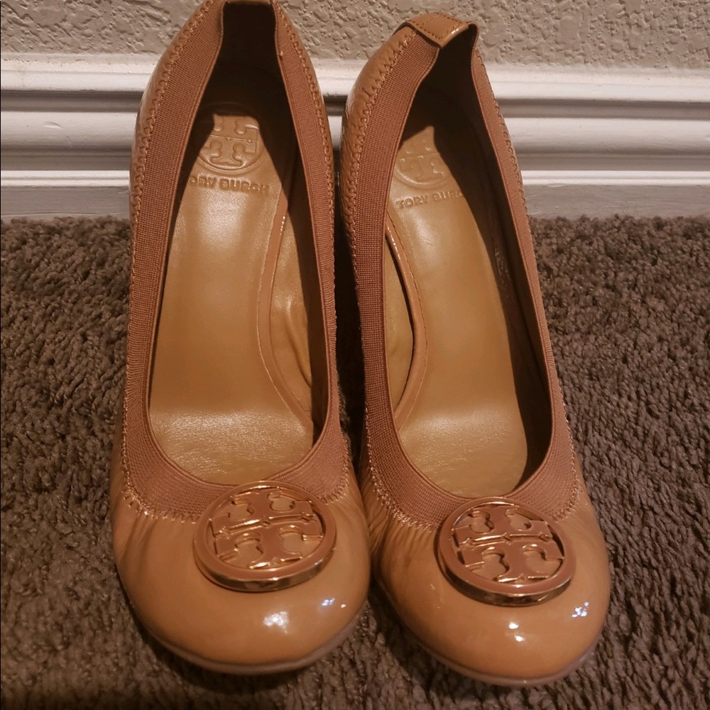 TORY BURCH Carolina Wedges Size 7.5 M